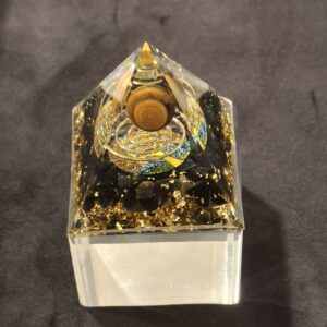Orgonite en Obsidienne Noire et Sphère en Oeil de Tigre